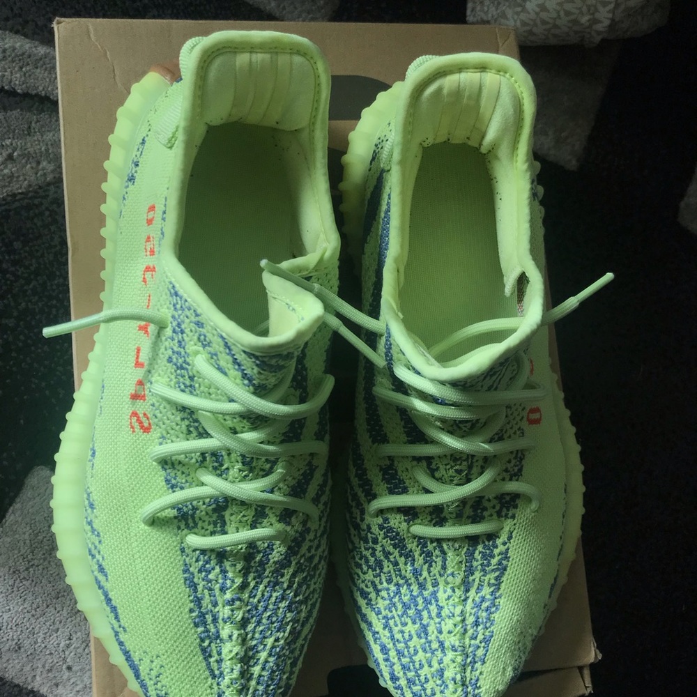 Yeezy 350 v2
